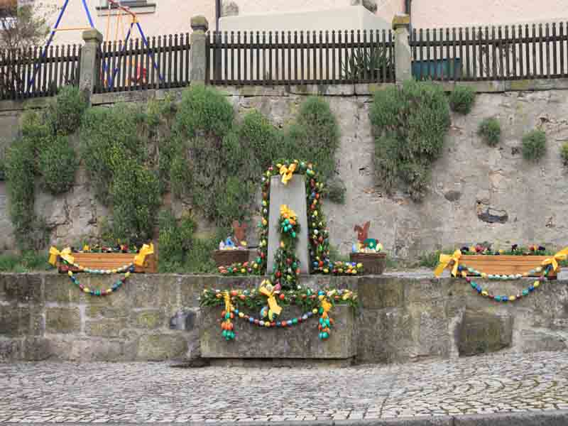 Osterbrunnen in Ebersbrunn