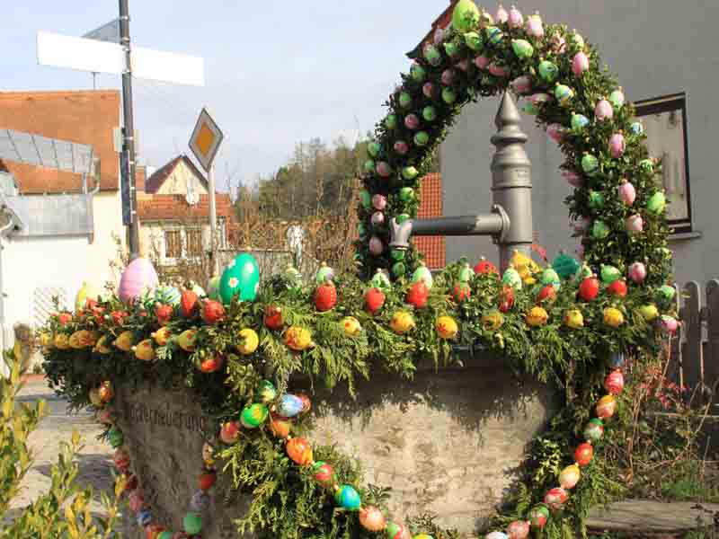 Osterbrunnen in Füttersee