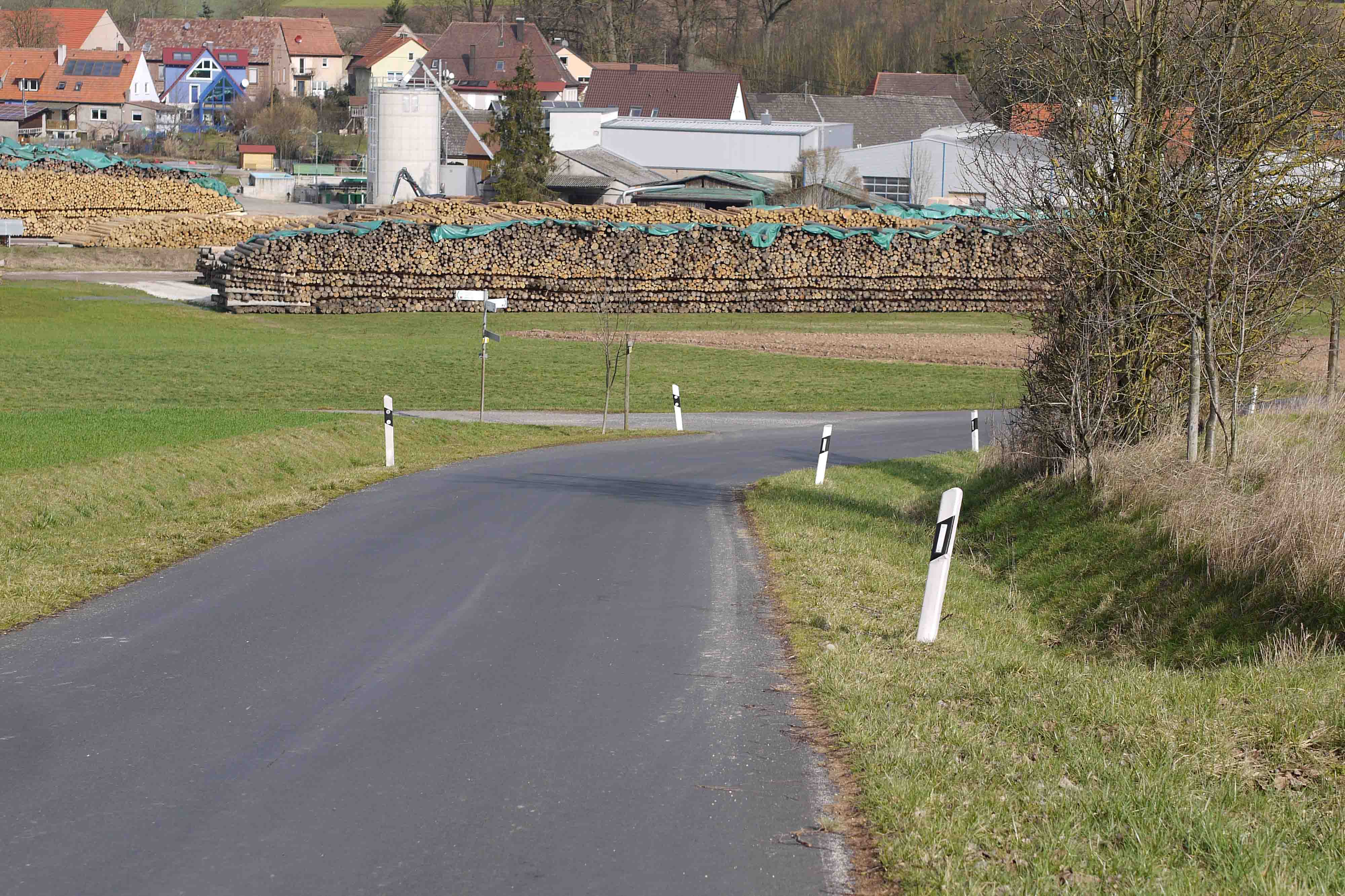 Holzlager vor Wasserberndorf