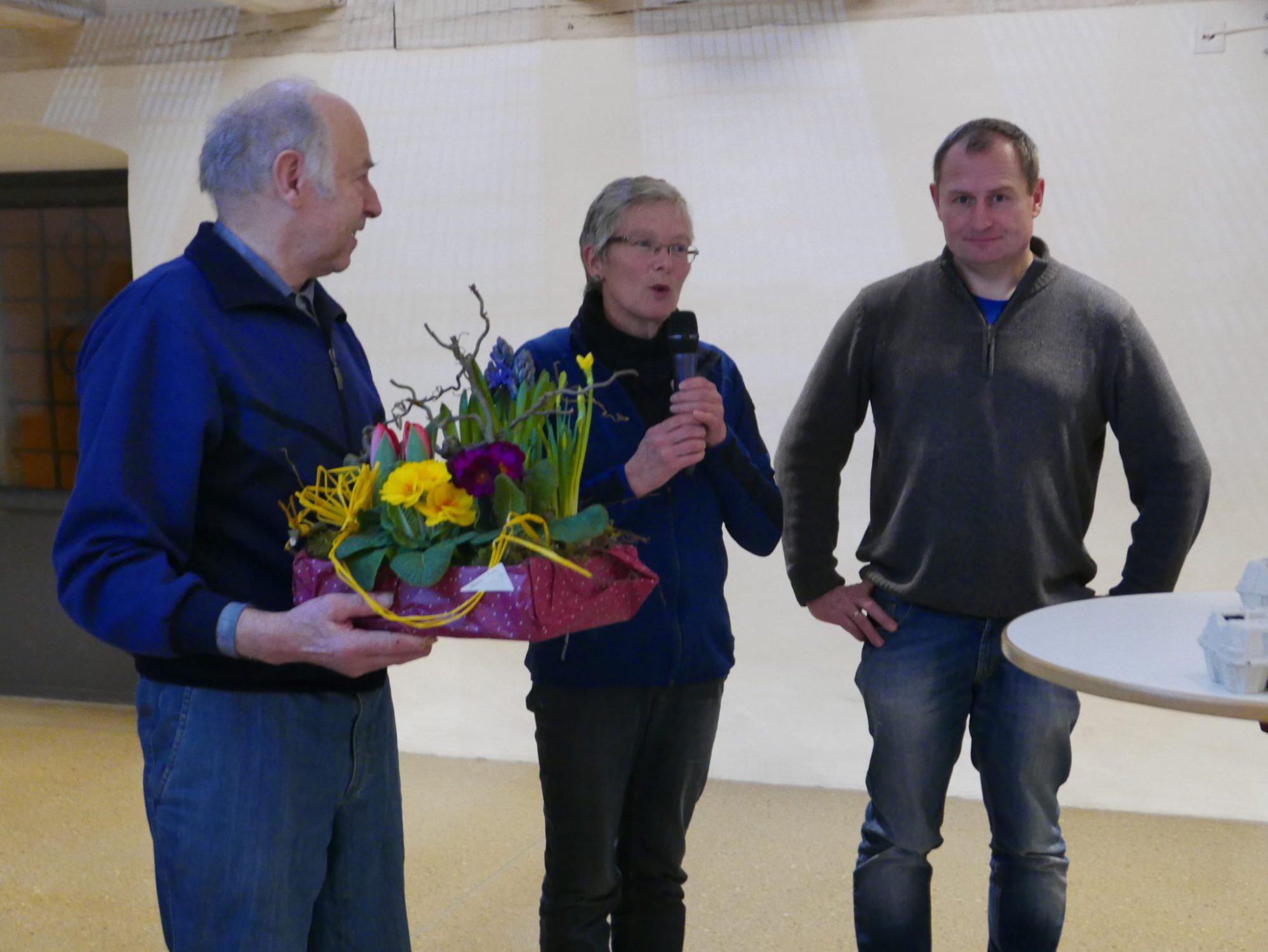 v.l.n.r. 1. Vorstand Imkerverein Schlüsselfeld Kilian Wächtler, 2. Vorstand Ruth Finster und Vortragender Gerhard Müller-Engler