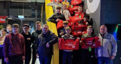 Übergabe Der Taschen An Die D-Jugend Der SG Thüngfeld-Aschbach-Schlüsselfeld-Burghaslach-Burgwindheim