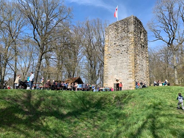 Ostereiersuche bei der Burgruine Scharfeneck © Steigerwaldklub Oberscheinfeld