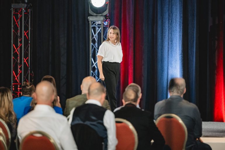 Alena Kaiser Beim SpeakerSlam (c) Justin Bockey