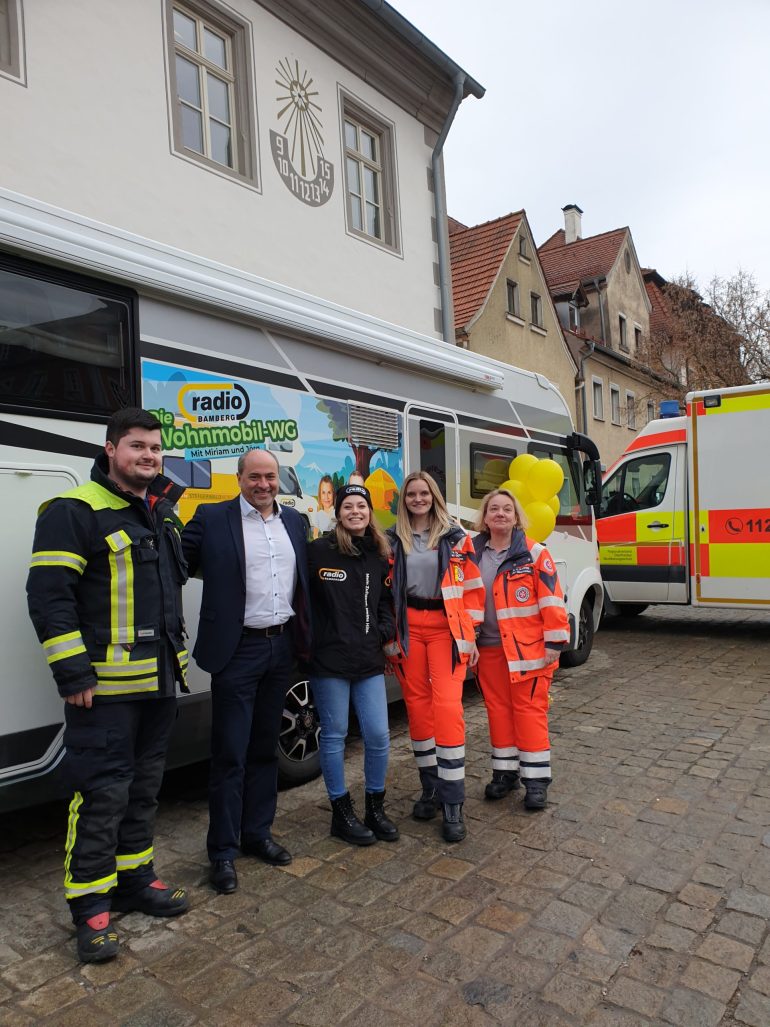 Radio Bamberg In Schlüsselfeld Mit Feuerwehr Und Johannitern